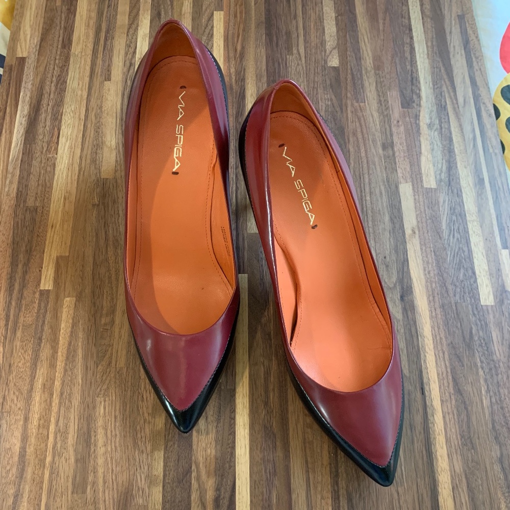 Via Spiga Black and Burgundy Heels